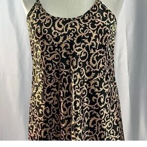 Woman’s Beautiful NOTORIOUS Black /Gold Elegant  Loungewear
Size Large